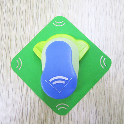 Νέο φανταχτερό ανάγλυφο γωνιακό χαρτί εκτύπωσης καρτών κοπής Λεύκωμα Λεύκωμα σε σχήμα μεγάλη συσκευή ανάγλυφου Hole Punch Kids Handmade Craft