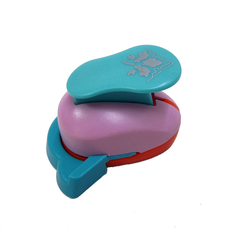 Νέο φανταχτερό ανάγλυφο γωνιακό χαρτί εκτύπωσης καρτών κοπής Λεύκωμα Λεύκωμα σε σχήμα μεγάλη συσκευή ανάγλυφου Hole Punch Kids Handmade Craft