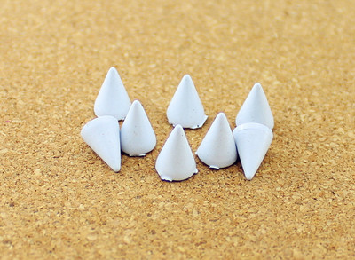 50 szett 7*10 mm-es golyókúp színes csapok és tüskék ruhákhoz Barkácsolás kézműves ruhaszegecsek bőrtáskához cipők Tachuelas Ropa