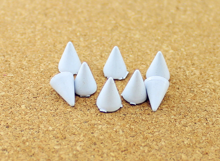 50 szett 7*10 mm-es golyókúp színes csapok és tüskék ruhákhoz Barkácsolás kézműves ruhaszegecsek bőrtáskához cipők Tachuelas Ropa