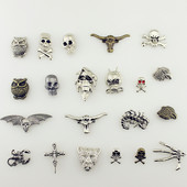 Vairāki dizaini Pankroka galvaskausa tapas Dzīvnieku tapas apģērbam Kniedes Ādas amatniecībai Naktsklubs Roku darbs Aksesuārs