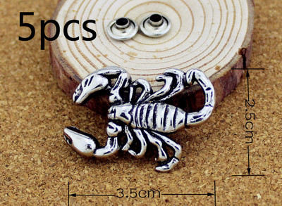 Vairāki dizaini Pankroka galvaskausa tapas Dzīvnieku tapas apģērbam Kniedes Ādas amatniecībai Naktsklubs Roku darbs Aksesuārs