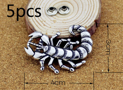 Vairāki dizaini Pankroka galvaskausa tapas Dzīvnieku tapas apģērbam Kniedes Ādas amatniecībai Naktsklubs Roku darbs Aksesuārs