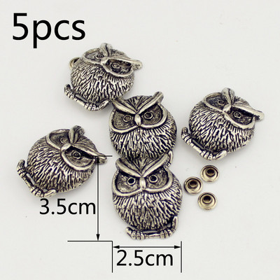 Vairāki dizaini Pankroka galvaskausa tapas Dzīvnieku tapas apģērbam Kniedes Ādas amatniecībai Naktsklubs Roku darbs Aksesuārs