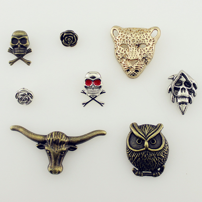 Vairāki dizaini Pankroka galvaskausa tapas Dzīvnieku tapas apģērbam Kniedes Ādas amatniecībai Naktsklubs Roku darbs Aksesuārs