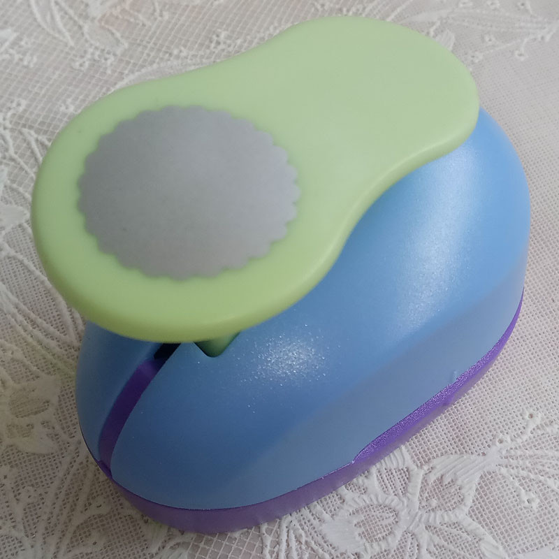 Bezmaksas piegāde 2–2,5 CM viļņveida aplis, EVA putu perforators papīra griezējs, izgatavots rotaļlieta Perforadoras Para Scrapbooking Hole Puncher Reljefs Griezums