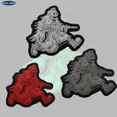 Taktiskā velna pļāvēja PVC plāksteri spīd tumšās gumijas atstarojošā militārā nozīmītē