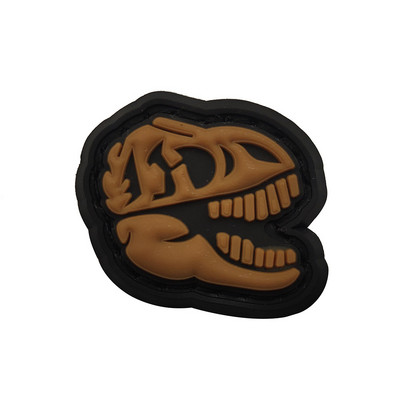 Taktiskā velna pļāvēja PVC plāksteri spīd tumšās gumijas atstarojošā militārā nozīmītē