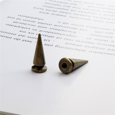 10 σετ 10*26mm Bullet Cone Πολύχρωμες καρφίτσες και καρφιά για ρούχα DIY Χειροποίητα Cool Punk Ravets για ένδυμα Δερμάτινα παπούτσια Craft Bag