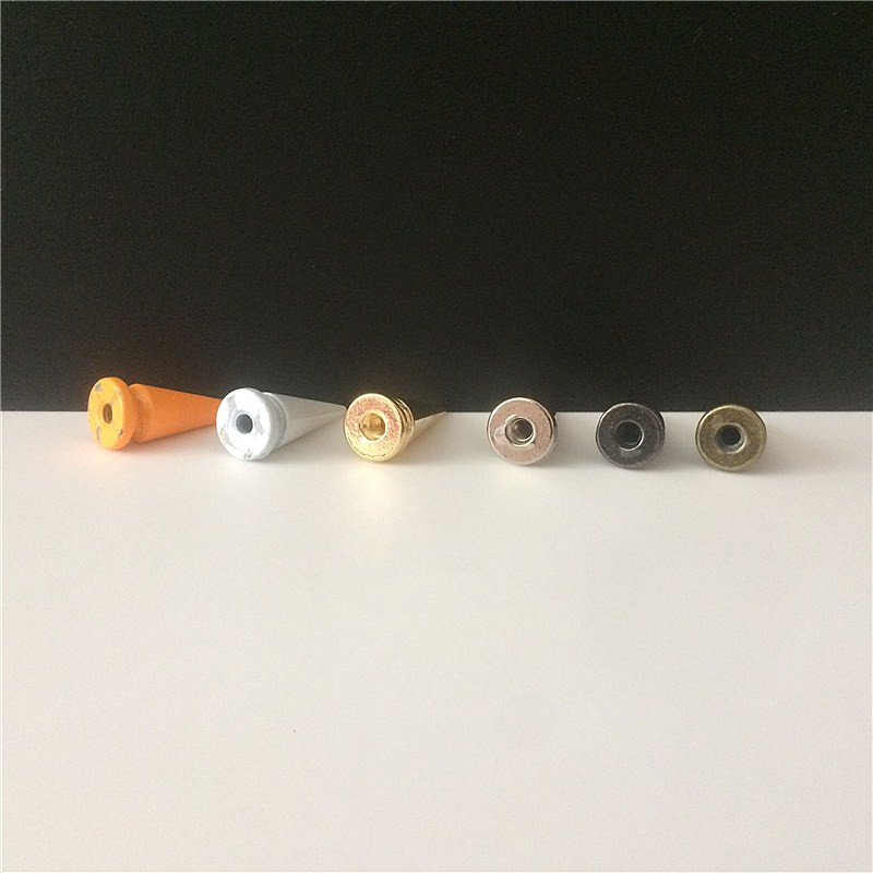 10 σετ 10*26mm Bullet Cone Πολύχρωμες καρφίτσες και καρφιά για ρούχα DIY Χειροποίητα Cool Punk Ravets για ένδυμα Δερμάτινα παπούτσια Craft Bag