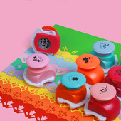 Reljefs DIY rīks Stūra papīrs Drukas karšu griezējs Scrapbook Formatētājs Maza reljefa caurumošanas ierīce Caurumu perforators Bērni Roku darbs