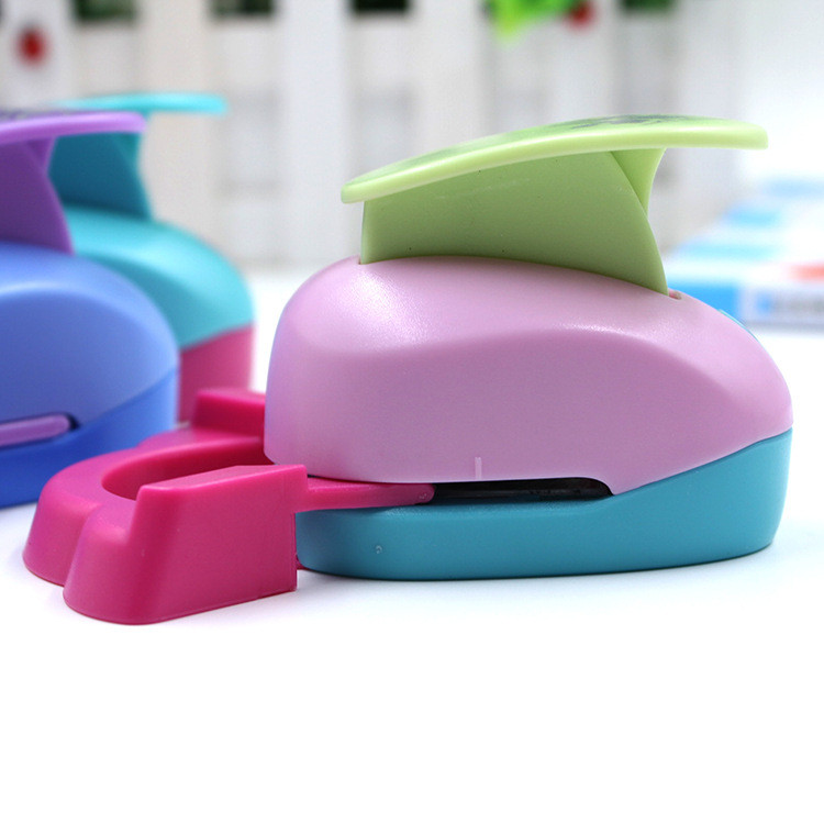 Reljefs DIY stūra papīrs, drukāšanas karšu griezējs albumu veidotājs, liela ierīce caurumotājs bērniem, rokām darināta amatniecības dāvana Furador Eva