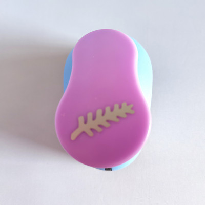 1 gab Ziemassvētku eglīte, ciedra ozola lapu perforators Scrapbooking School DIY dāvanu ciedra papīra griezējs EVA putu koki caurumu perforatori