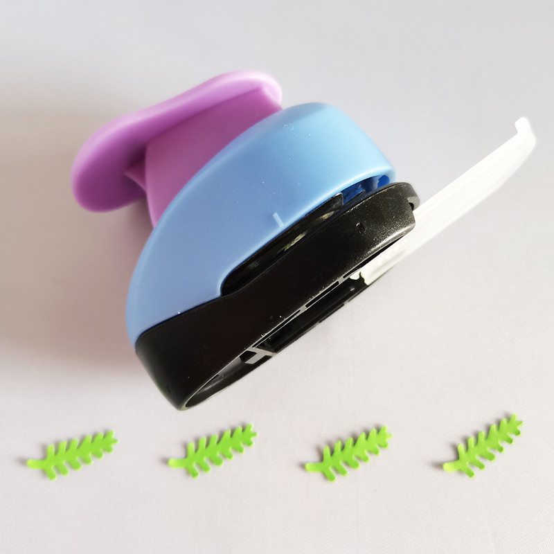 1 gab Ziemassvētku eglīte, ciedra ozola lapu perforators Scrapbooking School DIY dāvanu ciedra papīra griezējs EVA putu koki caurumu perforatori
