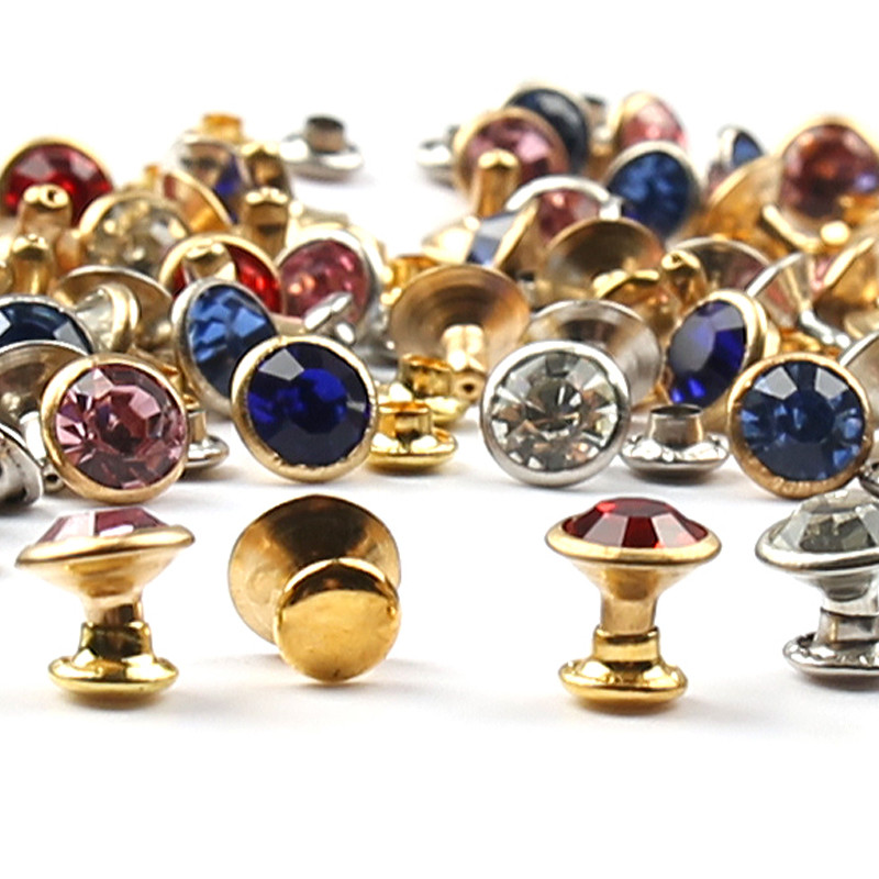 50 komplekti/iepakojumā 8 mm Rhinestone kniedes stikls kristāla dubultā vāciņš kniedēm nagu smaile DIY ādas izstrādājumu apavi Somas Dekora piederumi