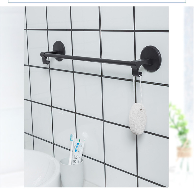 Vannas istabas dvieļu plaukts bez perforācijas, pie sienas stiprināms dvieļu stienis, čību glabāšanas statīvs Vannas istabas piederumi