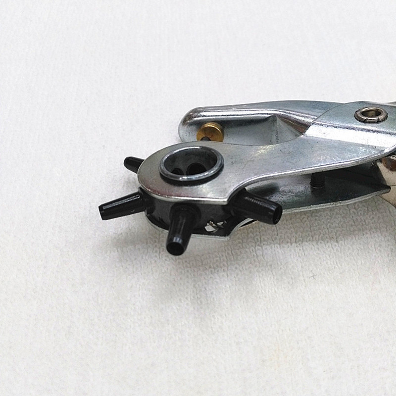 Περιστρεφόμενη λεπτή δερμάτινη πένσα 2-4,5 χιλιοστών Ζώνες διάτρησης με τρύπες ράψιμο Διάτρητη ζώνη ρολογιού Eyelet Pierce Leathercraft Tools