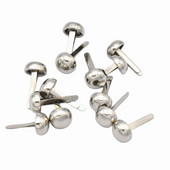 100 gab. Sudraba, apaļas kupolveida somiņa pēdas 8 mm rokassomu naglu uzgaļi apaļas kupolveida kniedes Ādas somiņas pēdas soma konusveida pēdas