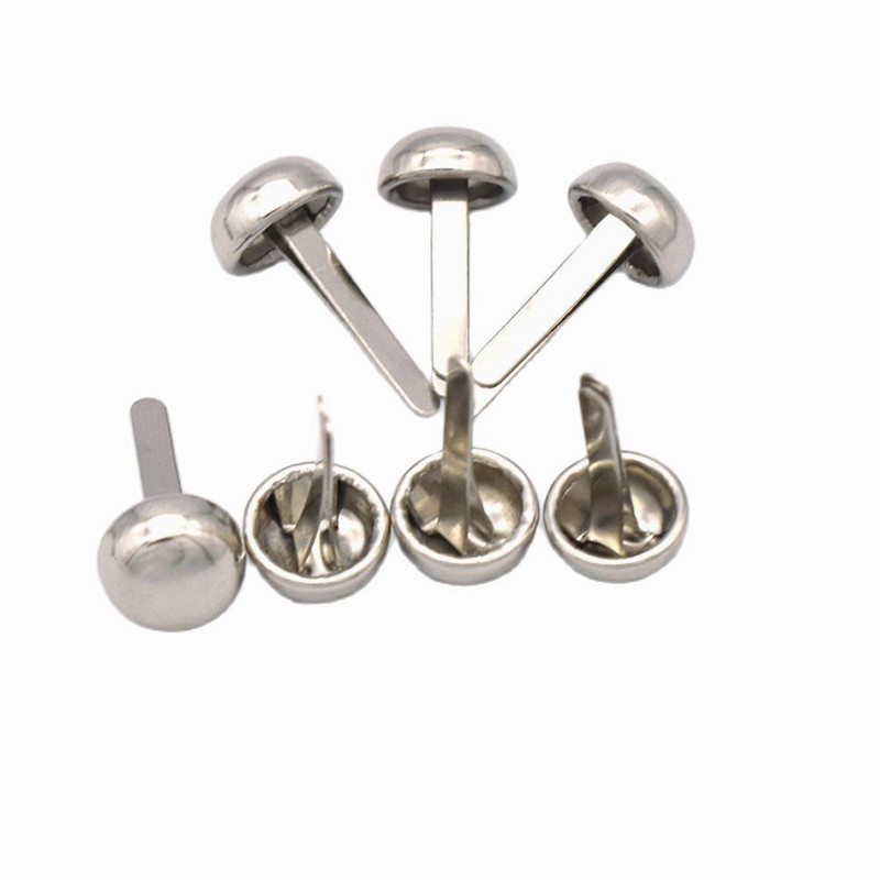 100 gab. Sudraba, apaļas kupolveida somiņa pēdas 8 mm rokassomu naglu uzgaļi apaļas kupolveida kniedes Ādas somiņas pēdas soma konusveida pēdas