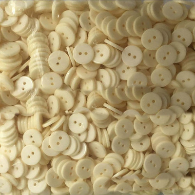 Kuum müük 6mm 9mm 11mm 12mm dekoratiivsed nööbid näputöö jaoks Vaigu plastist nupp nukkudele Scrapbooking õmblusnööbid 2 auku