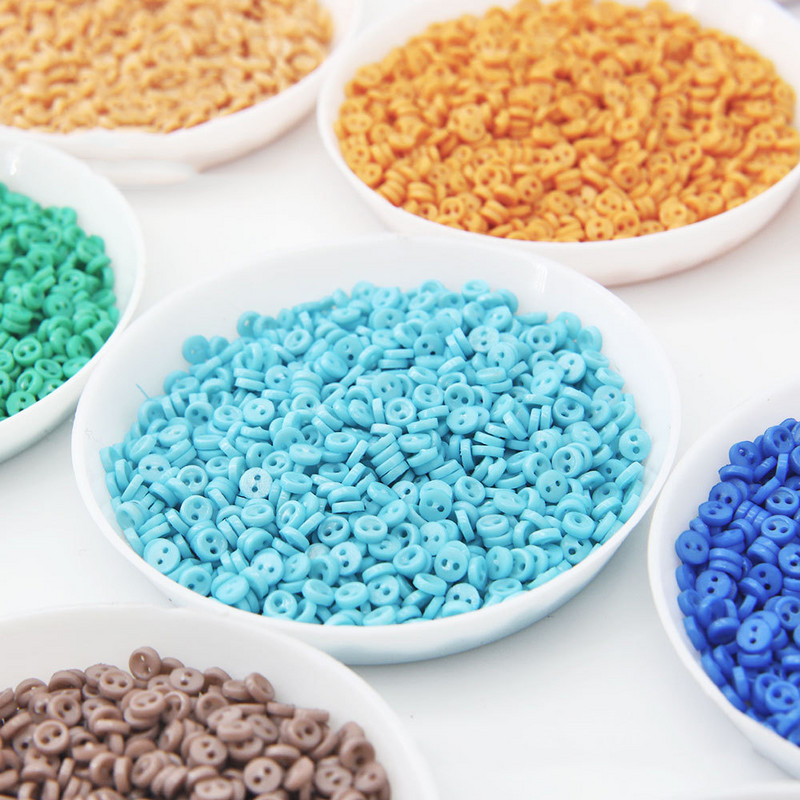 Karstā izpārdošana 3 mm mini pogas rokdarbu sveķu plastmasas 2 caurumu poga multfilmām lellēm Apģērbi Apavi Scrapbooking Šūšana Apģērbs