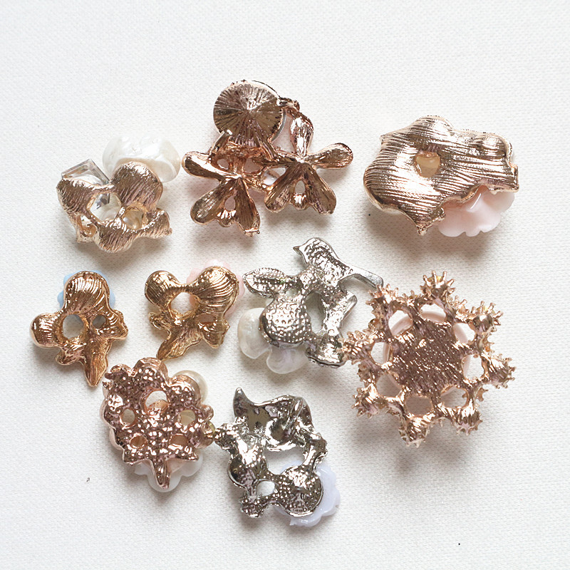 10 tk Pärlikivist kaunistused, nööbid, lameda seljaga dekoratiivsed käsitööks mõeldud kikisõlmede lillekaunistused. DIY käsitöötarbed