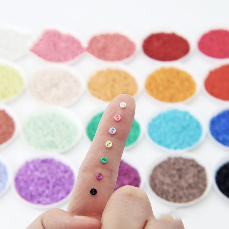 Mini pogas 3 mm rokdarbi, sveķi, plastmasa, 2 caurumi, poga, kas paredzēta DIY amatniecībai, karikatūras lelles, apģērbi, apavi, albumi, apģērbu šūšana.