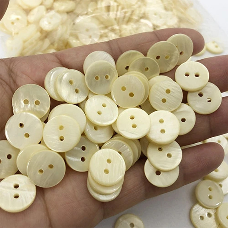 10 gab. Dabīgs perlamutra 2 caurumu pogas krekls Trikotāžas Cepures Šūšanas Piederumi DIY albums T-krekls Amatniecība Rotājumi