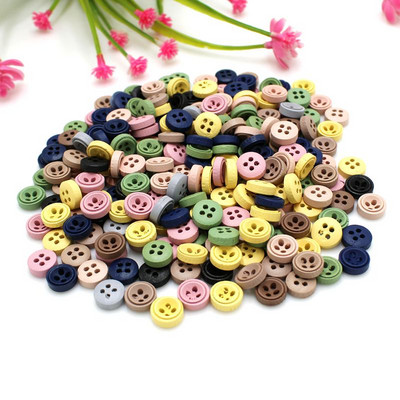 100 vai 200gab 9-10mm Mini brūnas koka pogas rokdarbiem Šūšanas piederumi Apģērbu piederumi Mājas dekors 4 caurumi