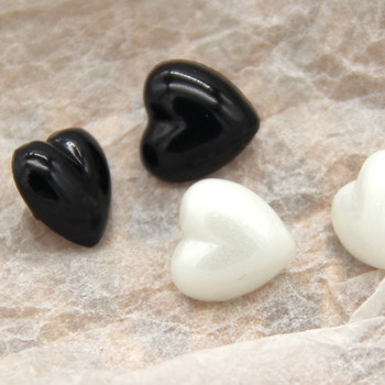 HENGC 13mm Λευκή Καρδιά Πλαστικό Πέρλα Γυναικεία κουμπιά για χειροτεχνίες DIY Ρούχα Διακοσμήσεις Πουκάμισο Αξεσουάρ ραπτικής γάμου Χονδρική