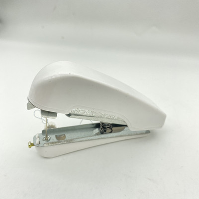 Μίνι ραπτομηχανές 1 τεμ. Κεντήματα ασύρματα ρούχα χειρός Χρήσιμες φορητές ραπτομηχανές DIY Εργαλείο ραφής ένδυσης