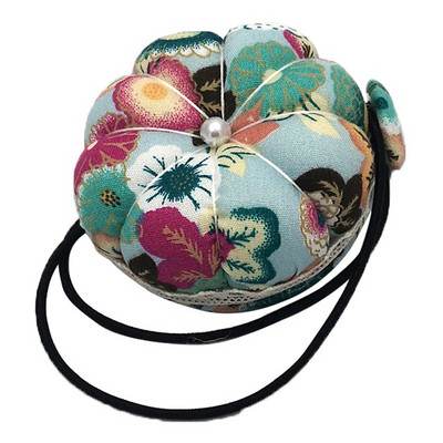 Ķirbju adatas adatas spilvena turētājs Rokas locītavas adatu spilventiņš DIY amatniecības šūšanas piederumi Rokas siksniņa dūriens Rokdarbi šūšanas adatas paklājiņš