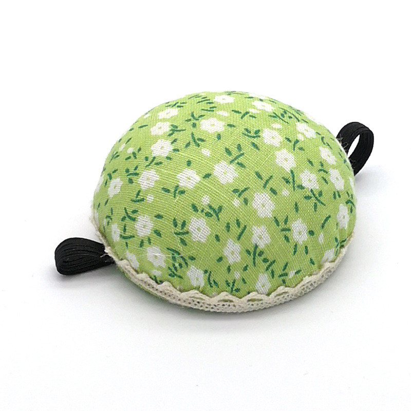 Spalvinga rutulio formos siuvimo adatos pagalvėlė su elastine riešo juostele „Pasidaryk pats“ rankų darbo siuvinėjimo rankdarbių priedai