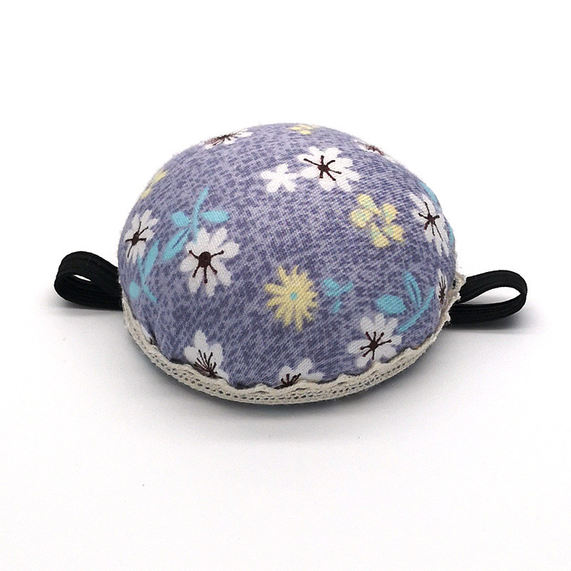 Spalvinga rutulio formos siuvimo adatos pagalvėlė su elastine riešo juostele „Pasidaryk pats“ rankų darbo siuvinėjimo rankdarbių priedai