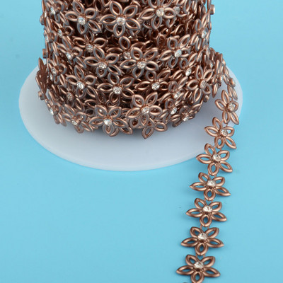 1 jards, 15 mm platums, ABS plakanā aizmugures imitācijas pērļu zvaigzne ar 4 mm apaļu strēlakmens ķēdes šūšanas apdari Kāzu apģērbu kūkas dekorēšana