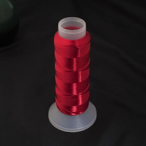 1600 metri ar vienu pavedienu savīti zīda pavedieni, ar rokām darinātas matu sprādzes un matu aksesuāri materiālu iepakojuma piederumi