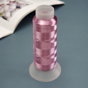 1600 metri ar vienu pavedienu savīti zīda pavedieni, ar rokām darinātas matu sprādzes un matu aksesuāri materiālu iepakojuma piederumi