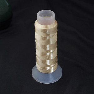 1600 metri ar vienu pavedienu savīti zīda pavedieni, ar rokām darinātas matu sprādzes un matu aksesuāri materiālu iepakojuma piederumi