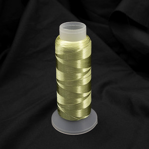 1600 metri ar vienu pavedienu savīti zīda pavedieni, ar rokām darinātas matu sprādzes un matu aksesuāri materiālu iepakojuma piederumi