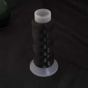 1600 metri ar vienu pavedienu savīti zīda pavedieni, ar rokām darinātas matu sprādzes un matu aksesuāri materiālu iepakojuma piederumi