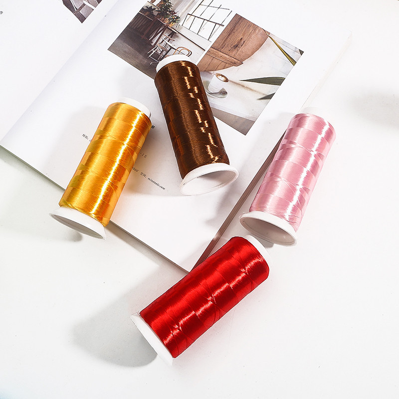 1600 metri ar vienu pavedienu savīti zīda pavedieni, ar rokām darinātas matu sprādzes un matu aksesuāri materiālu iepakojuma piederumi