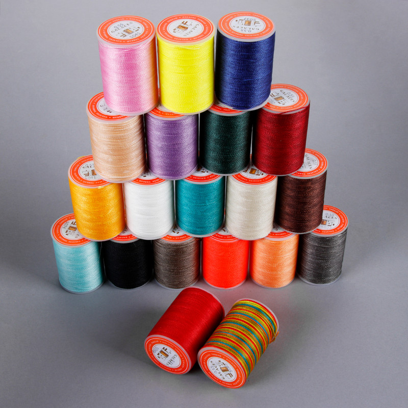 Kuum polüesterniit õmblusmasinale 120 meetrit 0,55 mm DIY käsitöönahast tööriist Vahatatud niit õmblusnööri hulgimüük