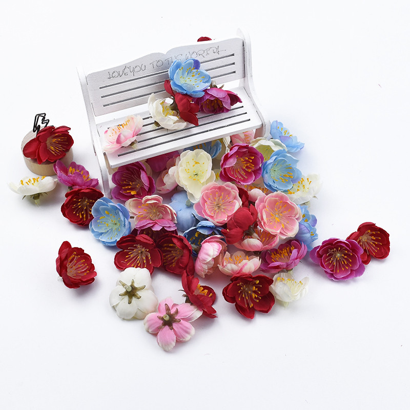 30/50/100 gab. Zīda plūmju ziedu dekoratīvie ziedi, kāzu dāvanu kastīte Ziemassvētku rotājumi mājas mākslīgajiem augiem