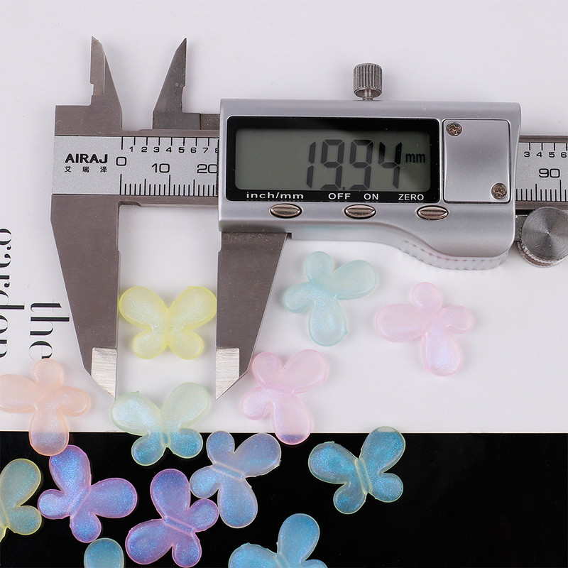 Jauna stila gaismas akrila krelles tauriņš sirds spalvas DIY tālruņa ķēdes rotaslietas izgatavošanas materiāls Amatniecība T0419