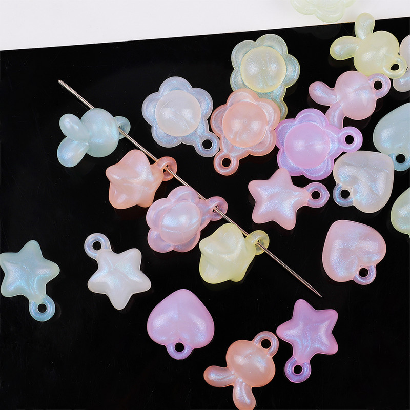 Jauna stila gaismas akrila krelles tauriņš sirds spalvas DIY tālruņa ķēdes rotaslietas izgatavošanas materiāls Amatniecība T0419