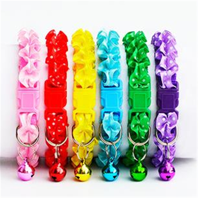 Modes lolojumdzīvnieku suņu kaskādes kaklasiksna, krāsaini raksta punktiņi, piemīlīgi zvana regulējami kaklasiksnas suņiem kaķiem kucēniem DIY mājdzīvnieku aksesuāri