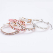 Suņa kaķa kaklasiksna Suņa kaķa pērļu kakla siksna kucēnam, kaķa siksniņai Kristāla Rhinestone pērļu kaķa kaklarota Regulējama PU ādas kakla siksna