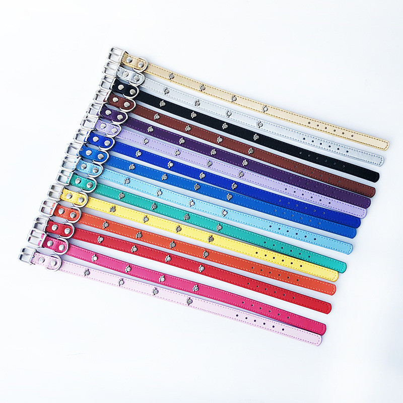 Suņu kakla siksna Ādas siksna Maza suņu kakla siksna Bezmaksas piederumi kucēniem Mājdzīvnieku piederumi Ķepas Ādas kaklasiksna Zelta retrīvera aksesuāri E