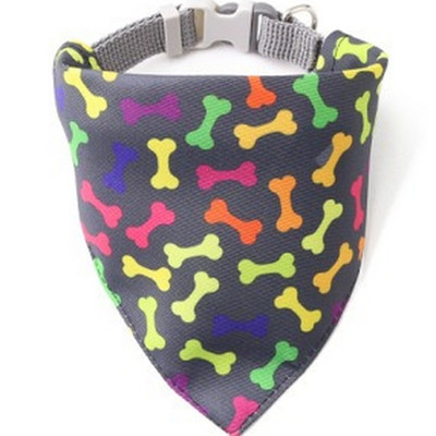 Suņu mīļā kakla siksna Siekalu dvielis Suņa kaķa apdruka ar priekšautiņu kucēns kaķēns Trīsstūrveida šalle piekarināma sprādze Modes kaķēnu šalle mājdzīvnieks Aksesuāri