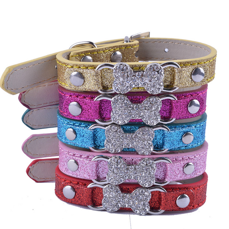 Modes mirdzoši ādas suņu apkakles siksna Bling mazi mājdzīvnieku izstrādājumi suņiem Rhinestone kucēnu suņu aksesuāri Regulējami SARKANĀ ROZĀ